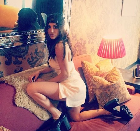 Cassie Scerbo スター xxx 画像