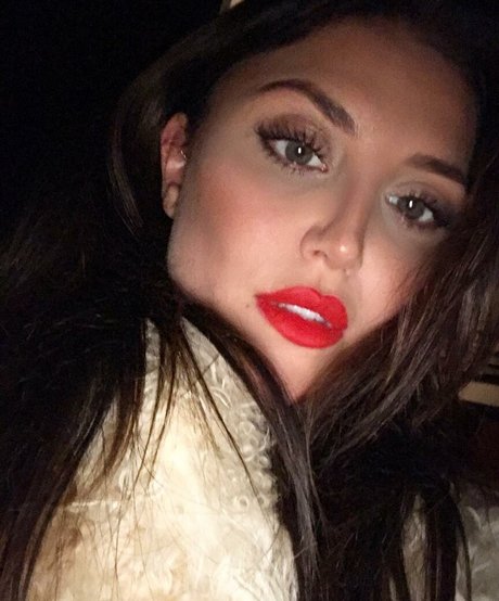Cassie Scerbo ポルノ女優 アーカイブ