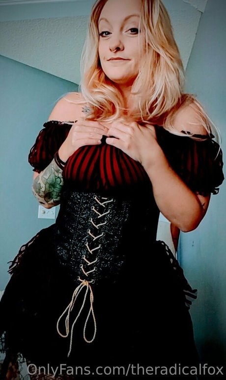 theradicalfox アダルトモデル 画像