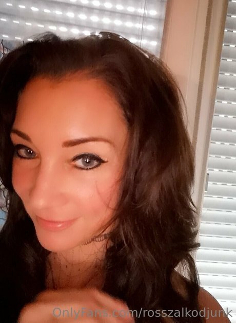 rosszalkodjunk ヌードモデル ギャラリー