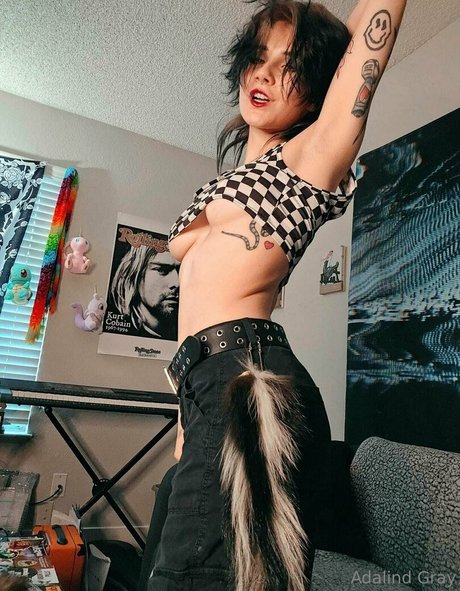 adalindgrayxo ポルノモデル 画像