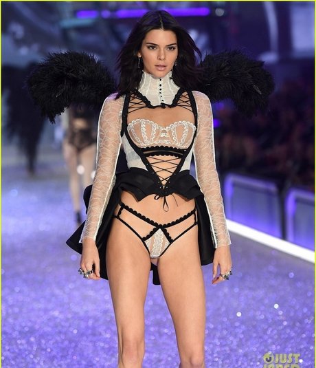 Kendall Jenner 高品質女優 ギャラリー