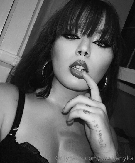 kicsilanyka ヌードモデル 画像