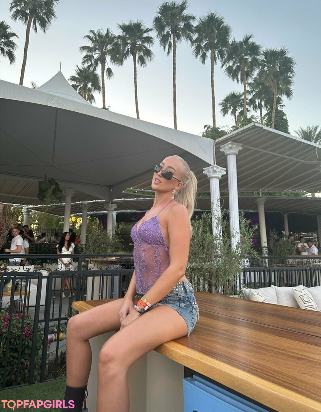 美しいラテン系オンリーファンズ セクシー裸 画像