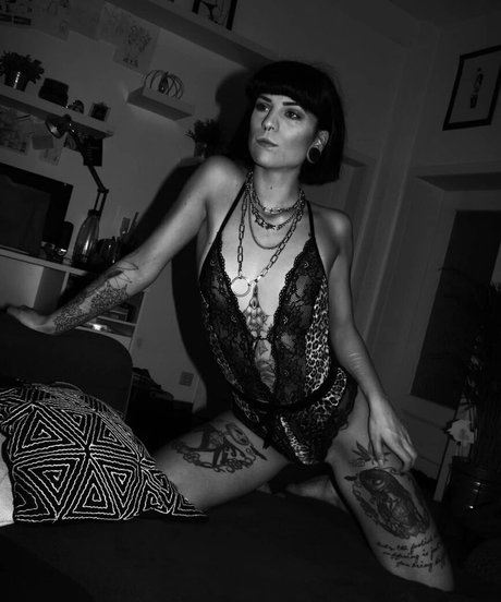 luu nighthawk セックス女優 ギャラリー