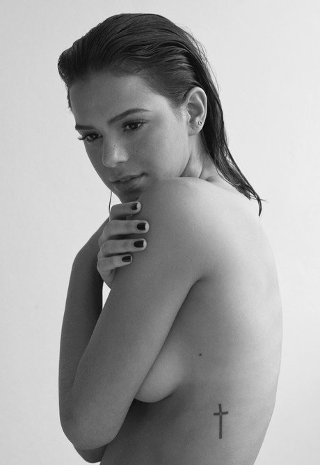 Bruna Marquezine エロティック女優 写真