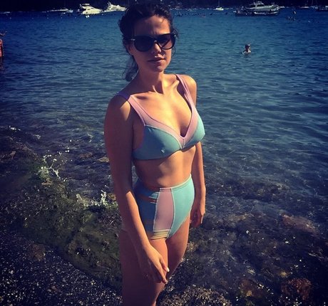 Tammin Sursok ポルノスター 高品質 画像