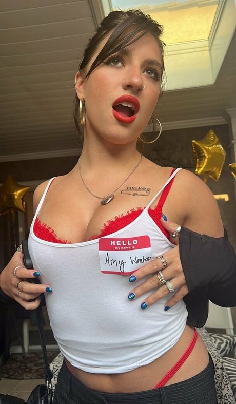 Mackenzie Ziegler セクシーモデル 写真