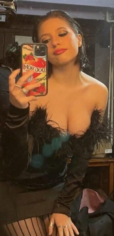 太った足のOnlyFans アート裸 写真
