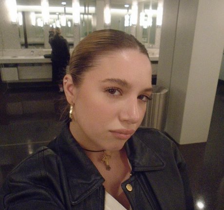 プッシータトゥーOnlyFans 無料セクシー 写真