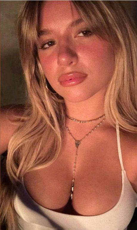 Mackenzie Ziegler ポルノスター ヌード ギャラリー