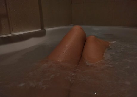 hotterthanhellxx ヌードのポルノスター 写真