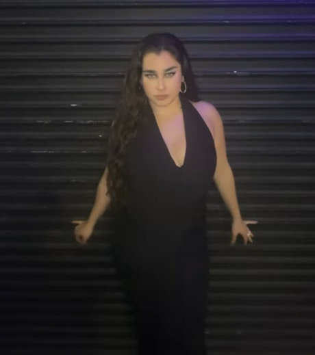 Lauren Jauregui ポルノモデル ギャラリー