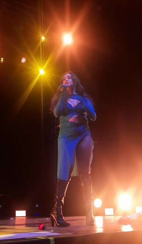 Lauren Jauregui 素敵なポルノスター 写真
