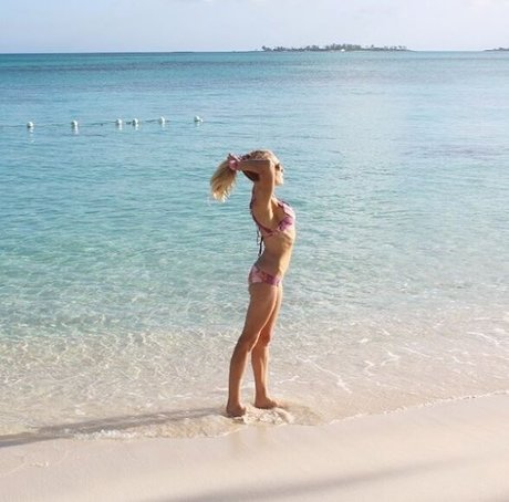 Natalie Gulbis スター ヌード ギャラリー
