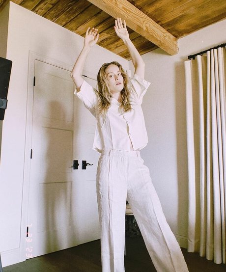 Brie Larson アダルトモデル 画像