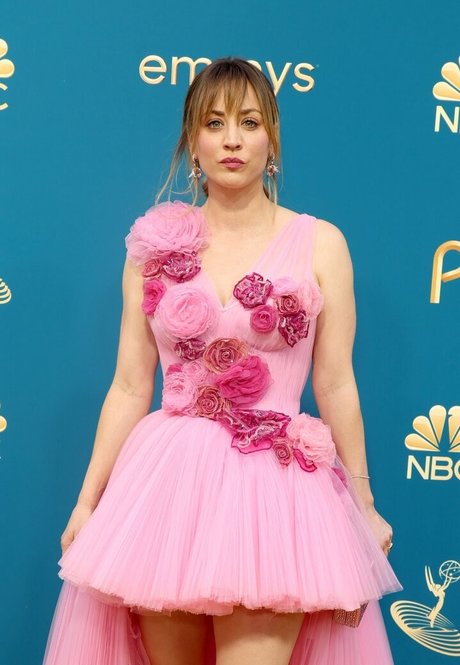Kaley Cuoco エロティックなスター アーカイブ