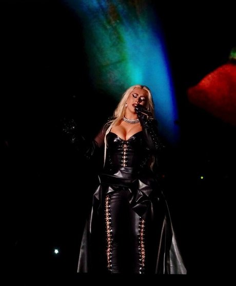 Christina Aguilera HDスター アーカイブ