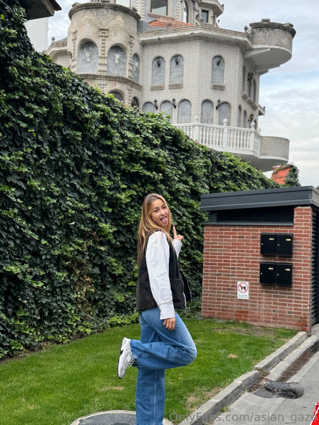 おっぱいを吸うOnlyFans セクシーxxx 写真