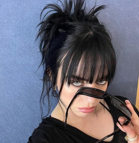 Billie Eilish ホットスター 写真