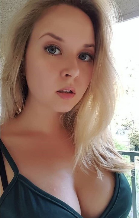 Valeriya ASMR ヌードスター 写真