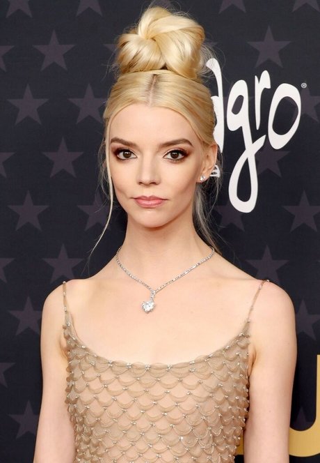 Anya Taylor Joy エロティック女優 ギャラリー