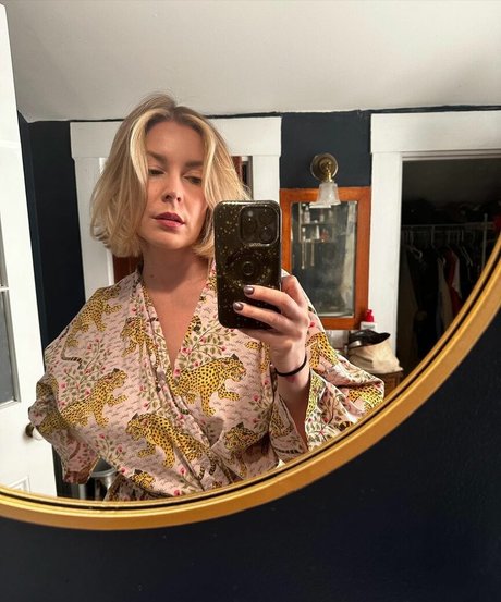 Renee Paquette セクシーなスター 写真