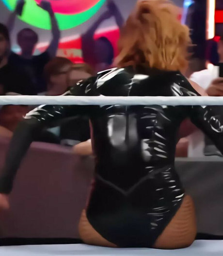 Becky Lynch スター ヌード 写真
