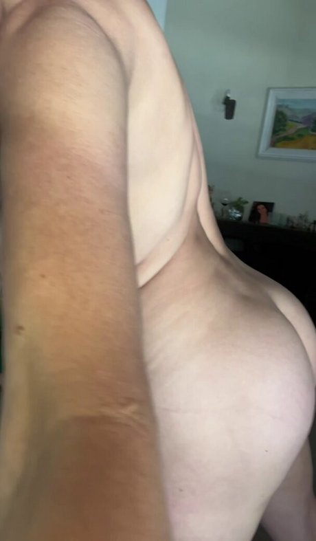 Luiza Ambiel スター ヌード 画像