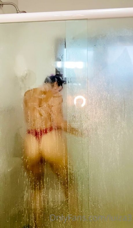 Luiza Ambiel セクシーモデル 写真