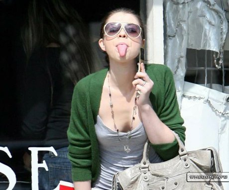 Michelle Trachtenberg ポルノ女優 写真