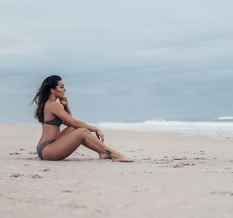 Deonna Purrazzo ポルノモデル ギャラリー