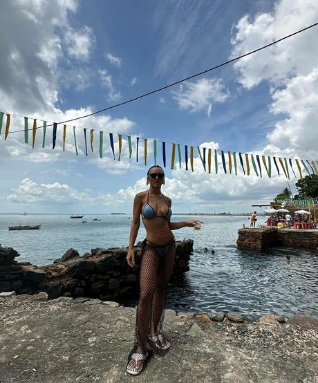 Rafa Kalimann ポルノスター 美しい 写真