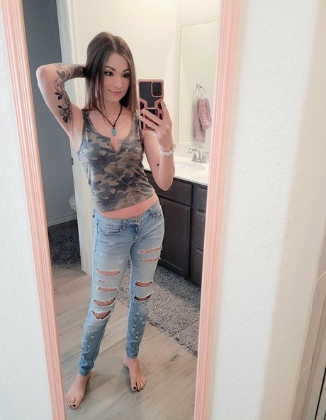 MelonieMac アダルトモデル 写真