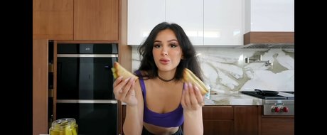 Sssniperwolf ポルノスター HD 画像