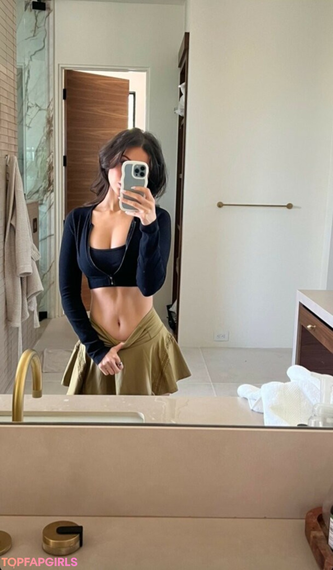 Sssniperwolf ポルノスター HD ギャラリー