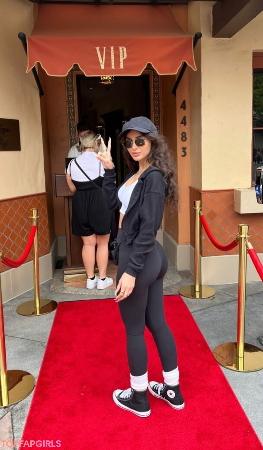 Sssniperwolf ポルノスター 無料 写真