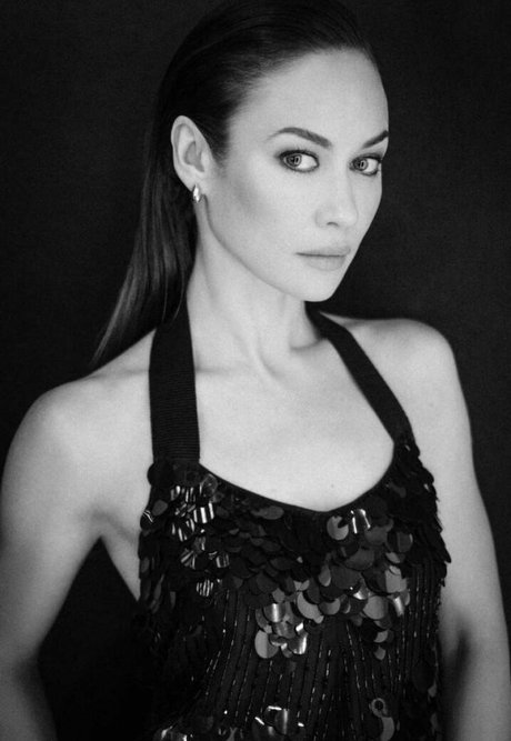 Olga Kurylenko ヌードモデル 写真