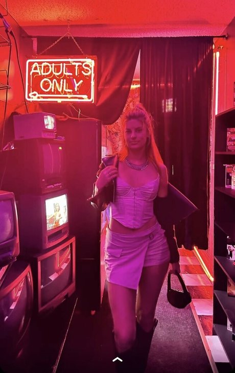 Hannah Stocking 無料モデル 写真