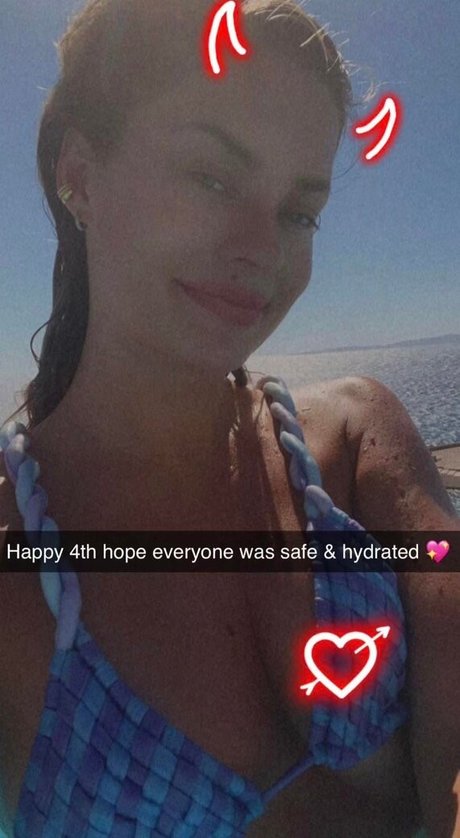 筋肉質な女性 オンリーファンズ セクシーxxx 画像