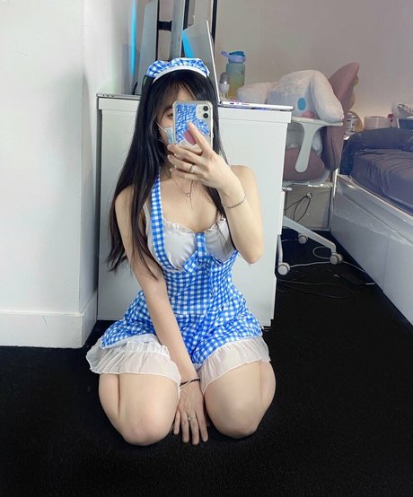 sylvieaeri かわいいポルノスター 写真