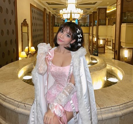 Eeeveenara エロティックなスター 画像