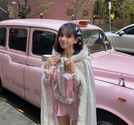 Eeeveenara ポルノ女優 画像