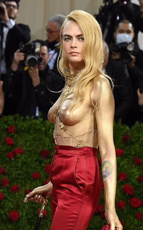 Cara Delevingne トップモデル 画像