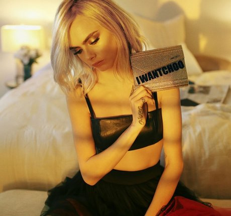Cara Delevingne ポルノスター 写真