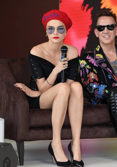 Cara Delevingne セクシーなスター 写真