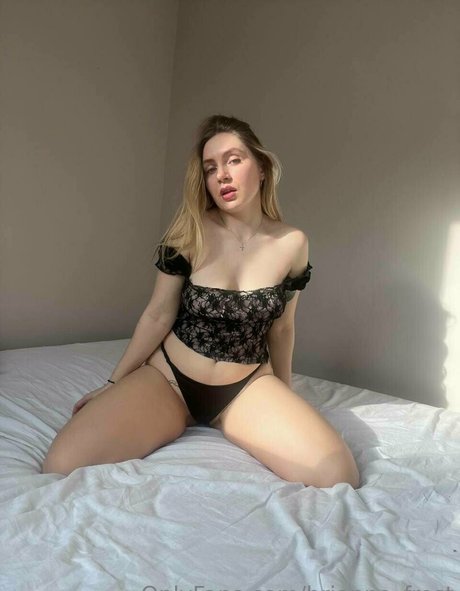Brianna Frost 完璧なモデル アーカイブ