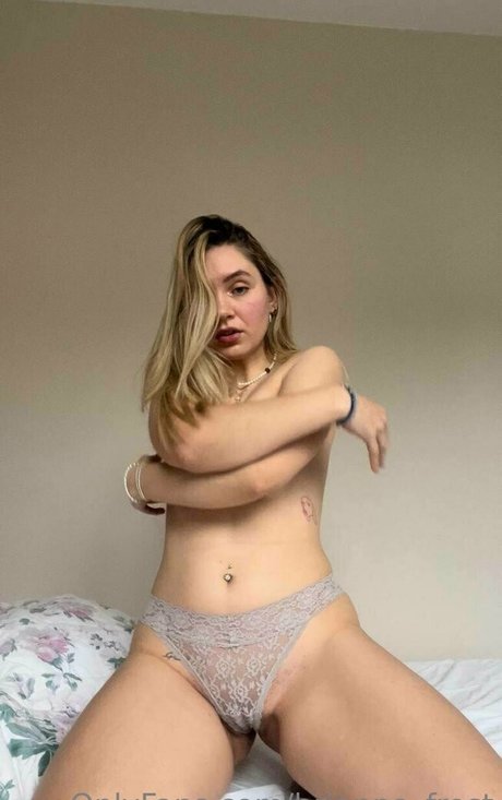 Brianna Frost 独占ポルノスター 画像