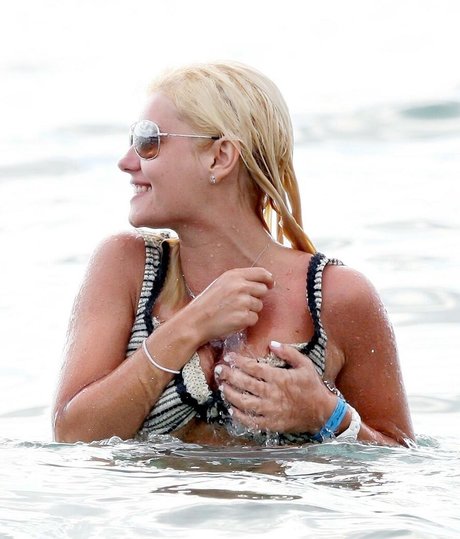 Elisha Cuthbert ヌードスター 写真