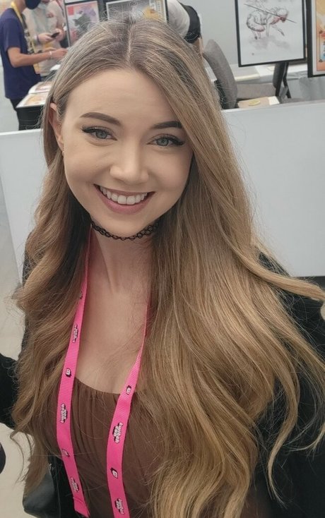 Dizzykitten 裸のスター 写真